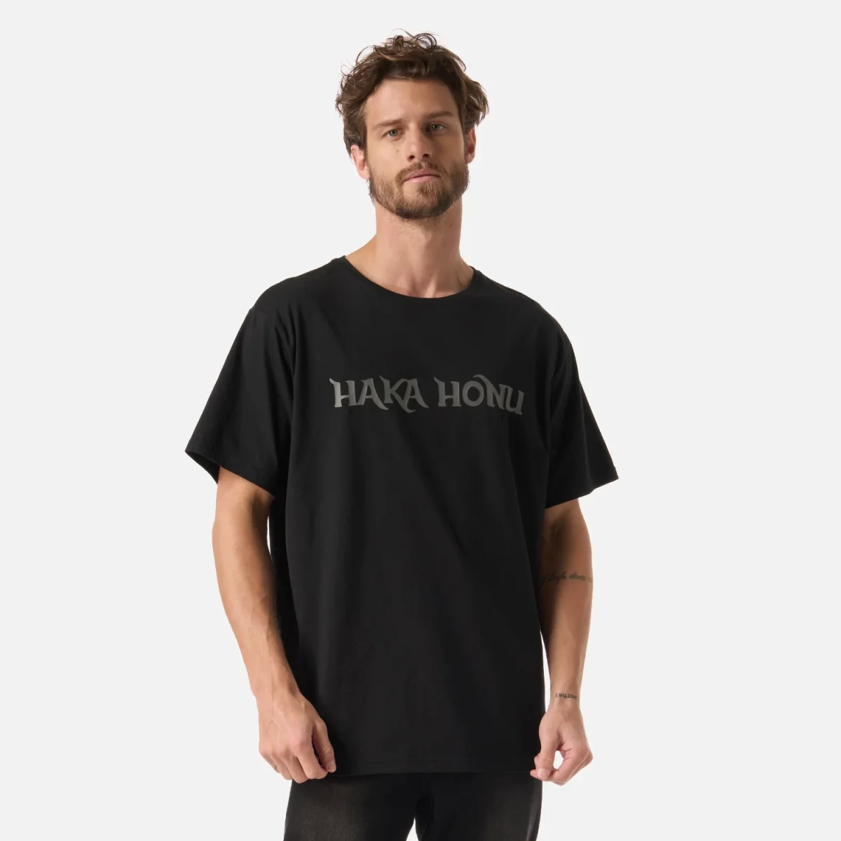 Polera Hombre Logo Negro Haka Honu