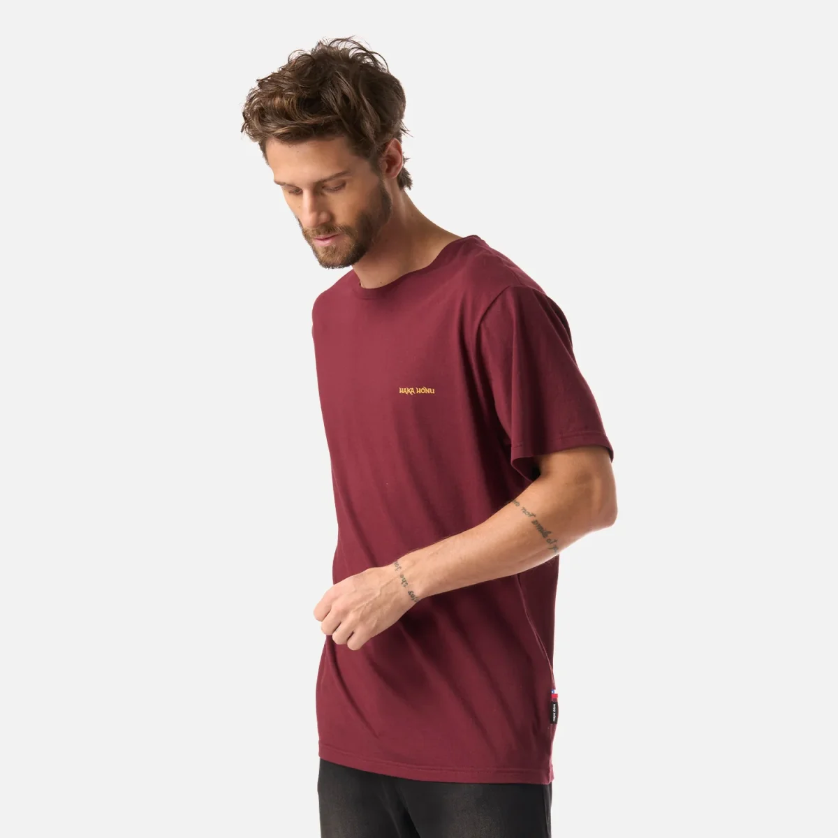 Polera Hombre Polo Burdeo Haka Honu - Imagen 3