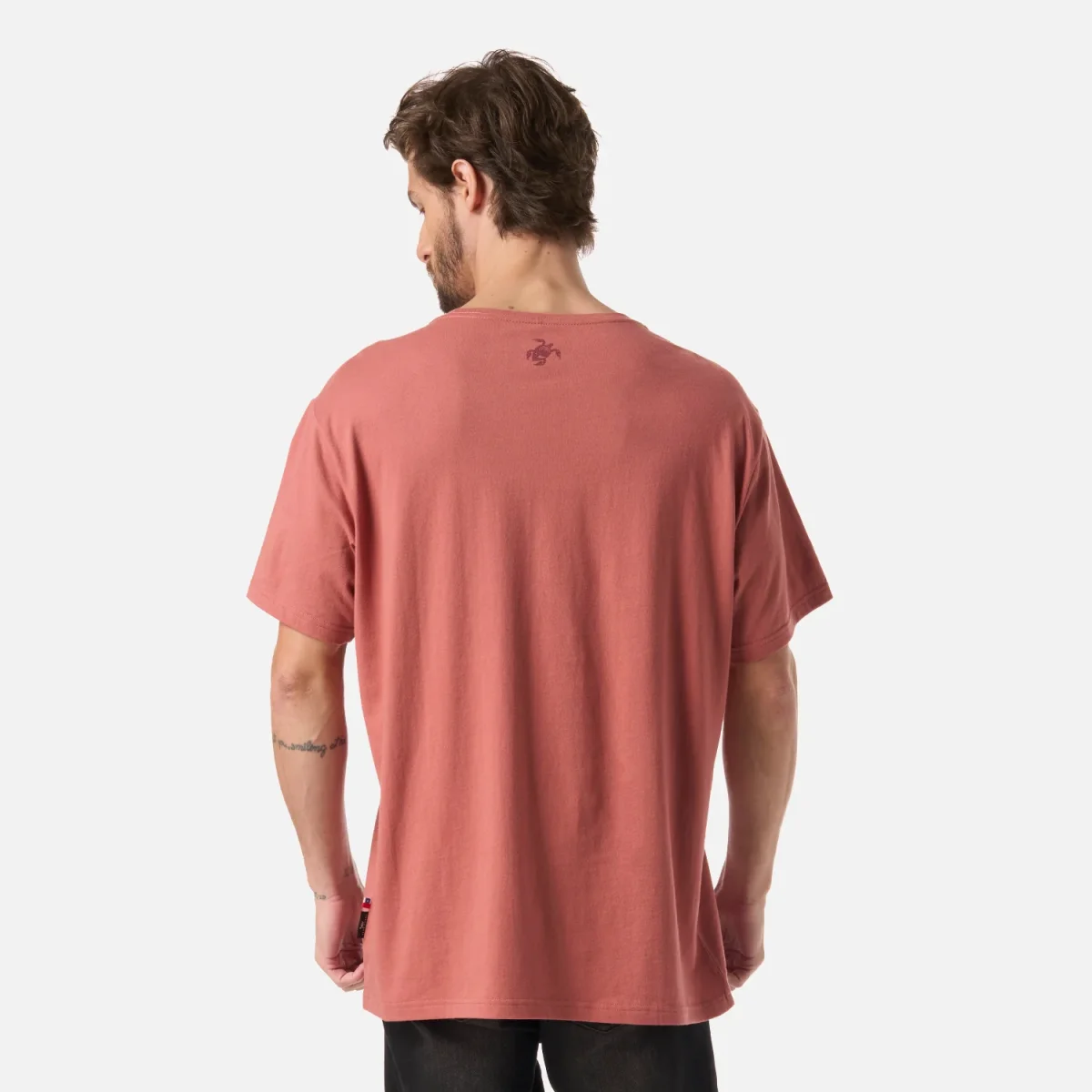 Polera Hombre Logo Terracota Claro Haka Honu - Imagen 4